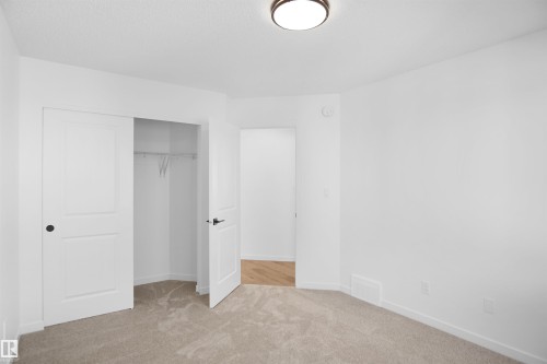 54 19904 31 Avenue, Edmonton, AB - Indoor Photo Showing Other Room