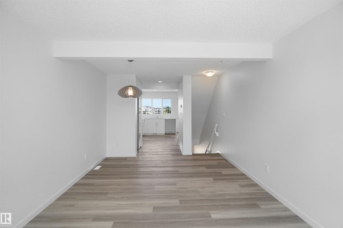 100 3705 141 Street, Edmonton, AB - Indoor Photo Showing Other Room