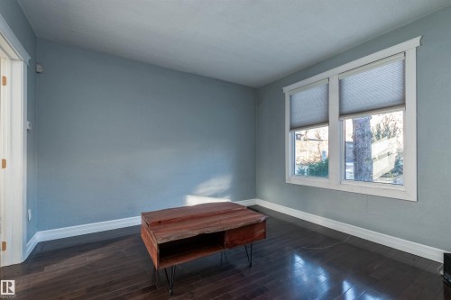 9213 101A Avenue, Edmonton, AB - Indoor Photo Showing Other Room