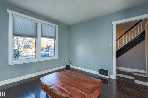9213 101A Avenue, Edmonton, AB - Indoor Photo Showing Other Room