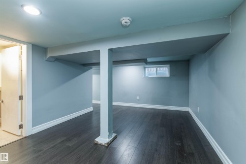 9213 101A Avenue, Edmonton, AB - Indoor Photo Showing Other Room