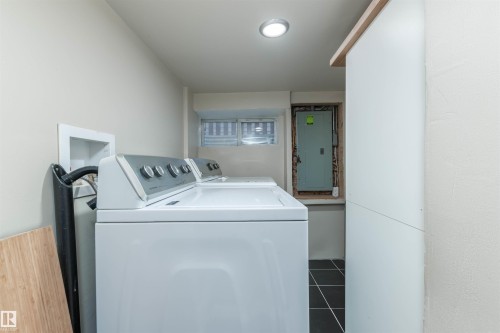9213 101A Avenue, Edmonton, AB - Indoor Photo Showing Laundry Room