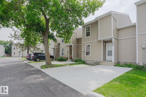 606 SADDLEBACK Road  Edmonton, AB T6J 4Z3