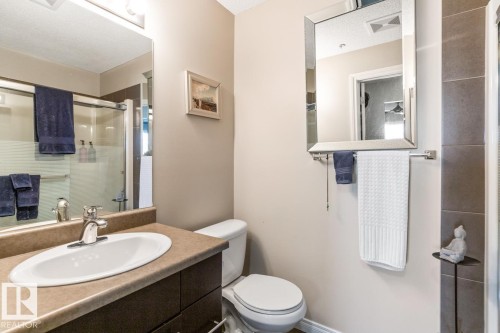 115 2208 44 Avenue, Edmonton, AB - Indoor Photo Showing Bathroom