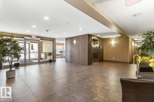 115 2208 44 Avenue, Edmonton, AB - Indoor