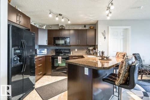 115 2208 44 Avenue, Edmonton, AB - Indoor Photo Showing Kitchen