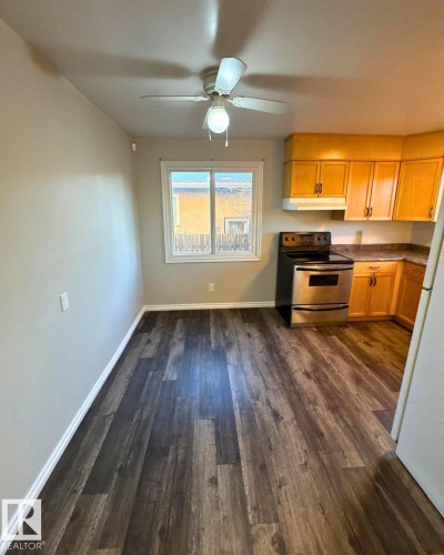 1504 62 Street, Edmonton, AB - Indoor Photo Showing Kitchen