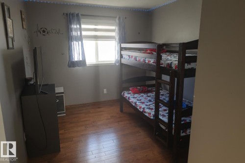 4 4350 23 Street Nw, Edmonton, AB - Indoor Photo Showing Bedroom