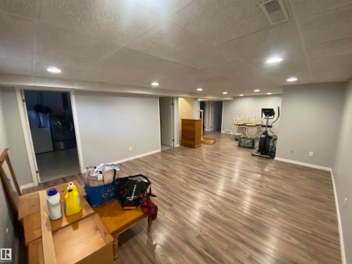 4813 54 Street, Vegreville, AB - Indoor