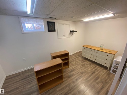 4813 54 Street, Vegreville, AB - Indoor