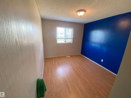 4813 54 Street, Vegreville, AB - Indoor