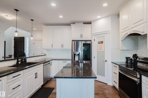 17539 61 Street, Edmonton, AB - Indoor Photo Showing Kitchen With Upgraded Kitchen