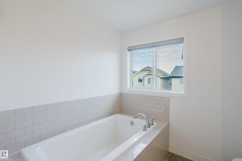 17539 61 Street, Edmonton, AB - Indoor Photo Showing Bathroom