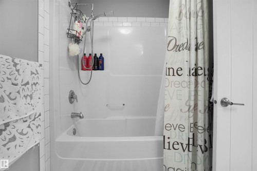 5050 Andison Close, Edmonton, AB - Indoor Photo Showing Bathroom