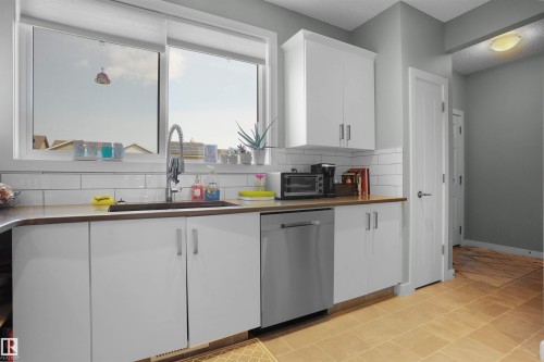5050 Andison Close, Edmonton, AB - Indoor Photo Showing Kitchen