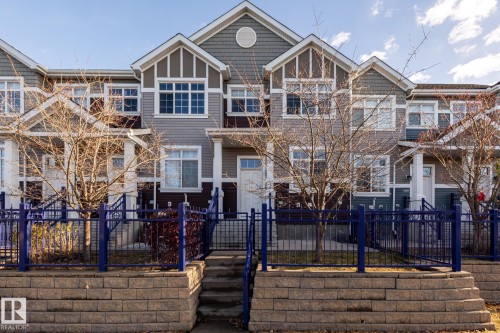 9157 SHAW Way  Edmonton, AB T6X 0S4