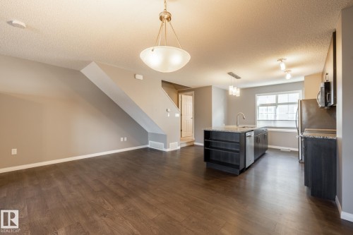 9157 Shaw Way, Edmonton, AB - Indoor