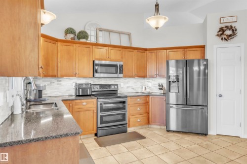 4916 59 Avenue, Cold Lake, AB - Indoor Photo Showing Kitchen