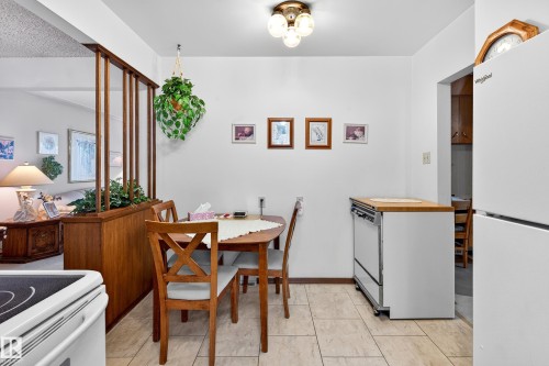 5607 97 Avenue, Edmonton, AB - Indoor Photo Showing Dining Room