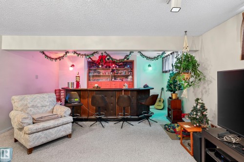 5607 97 Avenue, Edmonton, AB - Indoor Photo Showing Other Room