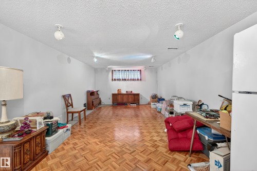 5607 97 Avenue, Edmonton, AB - Indoor