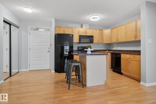 310 646 Mcallister Loop, Edmonton, AB - Indoor Photo Showing Kitchen