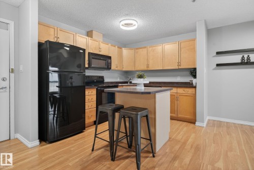 310 646 Mcallister Loop, Edmonton, AB - Indoor Photo Showing Kitchen