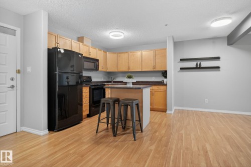 310 646 Mcallister Loop, Edmonton, AB - Indoor Photo Showing Kitchen