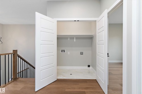 5020 50 Street, Calmar, AB - Indoor