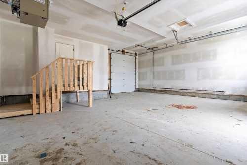 5020 50 Street, Calmar, AB - Indoor Photo Showing Garage