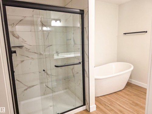 6 Elis Link, Spruce Grove, AB - Indoor Photo Showing Bathroom