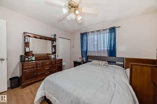 6807 Delwood Road, Edmonton, AB - Indoor Photo Showing Bedroom