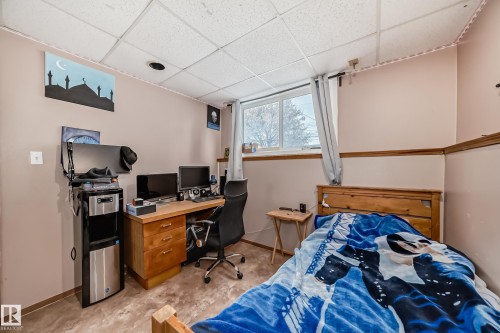 6807 Delwood Road, Edmonton, AB - Indoor Photo Showing Bedroom