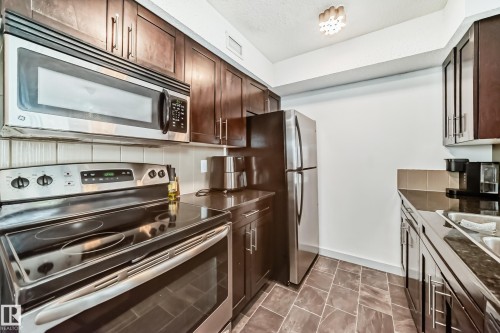 303 1070 Mcconachie Blvd, Edmonton, AB - Indoor Photo Showing Kitchen