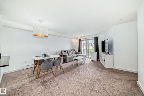 303 1070 Mcconachie Blvd, Edmonton, AB - Indoor