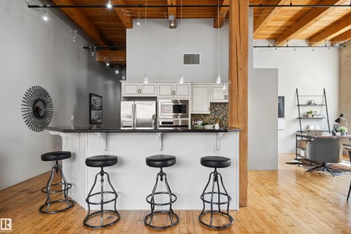 111 10309 107 Street, Edmonton, AB - Indoor