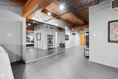 111 10309 107 Street, Edmonton, AB - Indoor