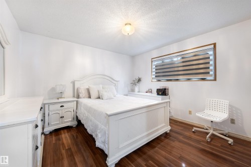 9920 184 Street, Edmonton, AB - Indoor Photo Showing Bedroom