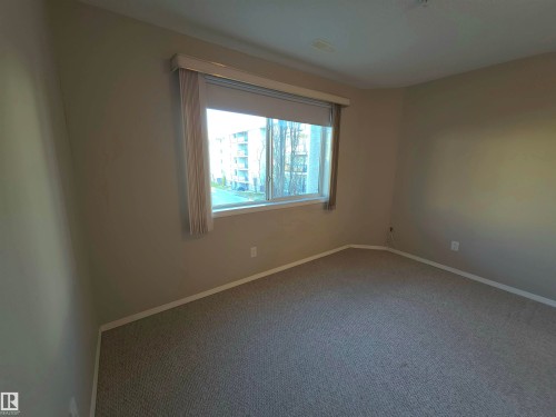 322 237 Youville Drive E, Edmonton, AB - Indoor Photo Showing Other Room