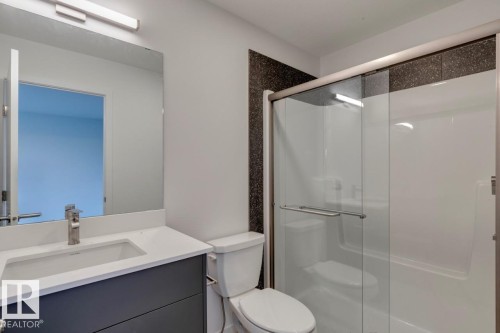 339 30 Street, Edmonton, AB - Indoor Photo Showing Bathroom