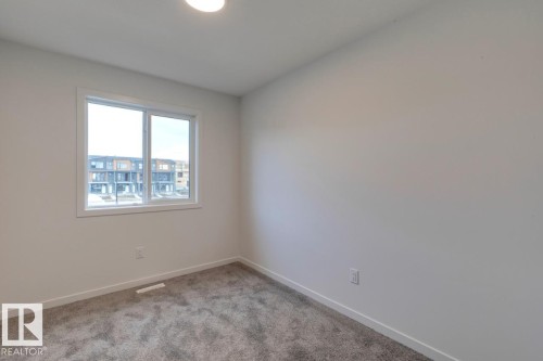 339 30 Street, Edmonton, AB - Indoor Photo Showing Other Room
