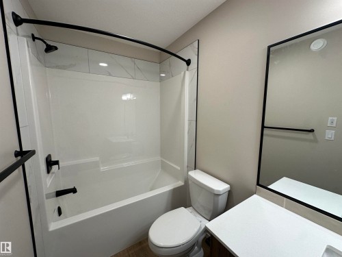 1152 South Creek Wynd, Stony Plain, AB - Indoor Photo Showing Bathroom