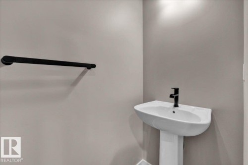 1152 South Creek Wynd, Stony Plain, AB - Indoor Photo Showing Bathroom