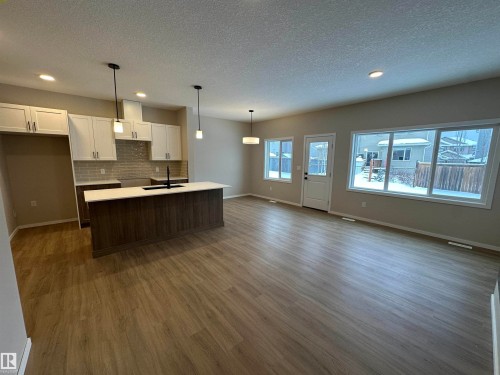 1152 South Creek Wynd, Stony Plain, AB - Indoor Photo Showing Kitchen
