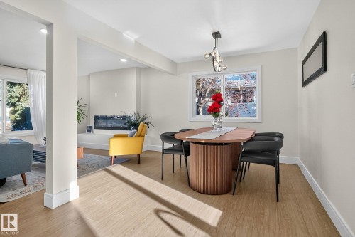 11155 37 Avenue, Edmonton, AB - Indoor Photo Showing Other Room