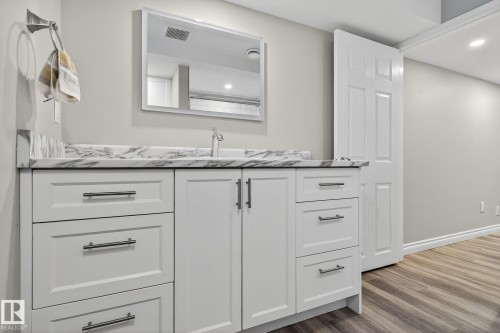 11155 37 Avenue, Edmonton, AB - Indoor