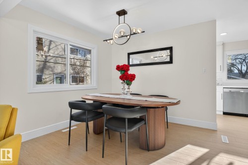 11155 37 Avenue, Edmonton, AB - Indoor Photo Showing Dining Room