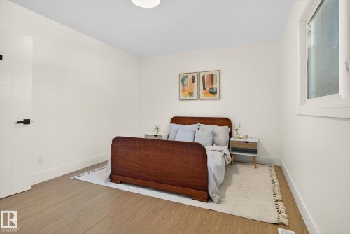 11155 37 Avenue, Edmonton, AB - Indoor Photo Showing Bedroom