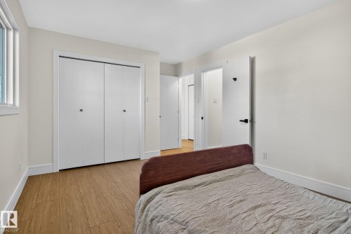 11155 37 Avenue, Edmonton, AB - Indoor Photo Showing Bedroom