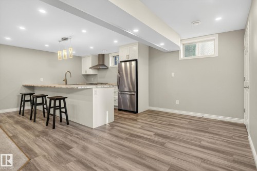 11155 37 Avenue, Edmonton, AB - Indoor Photo Showing Kitchen With Upgraded Kitchen